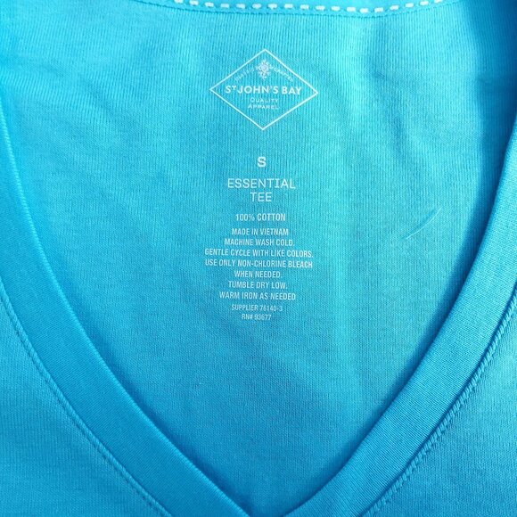 St. Johns Bay Womens Essential Tee V-Neck Short Sleeve 100% Cotton Aqua Blue S - Picture 3 of 6